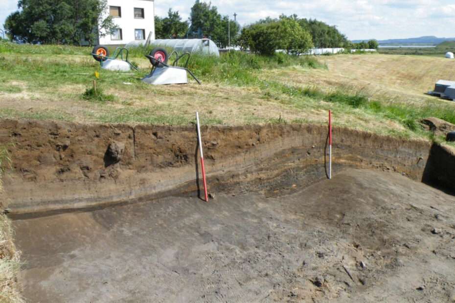 Photography of area H at the end of the 2009 Skútustaðir excavation season